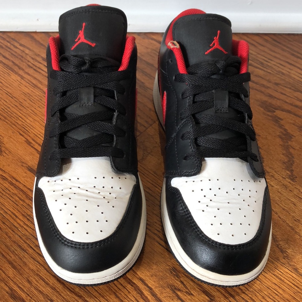 Jordan 1 Low White Red Black Size 7Y or 7 Men’s White or 8.5 Women’s - AUTHENTIC - Picture 3 of 8